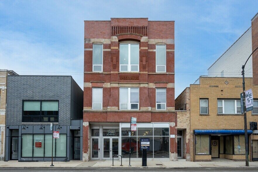 1532 W Chicago multifamily property in Chicago, IL